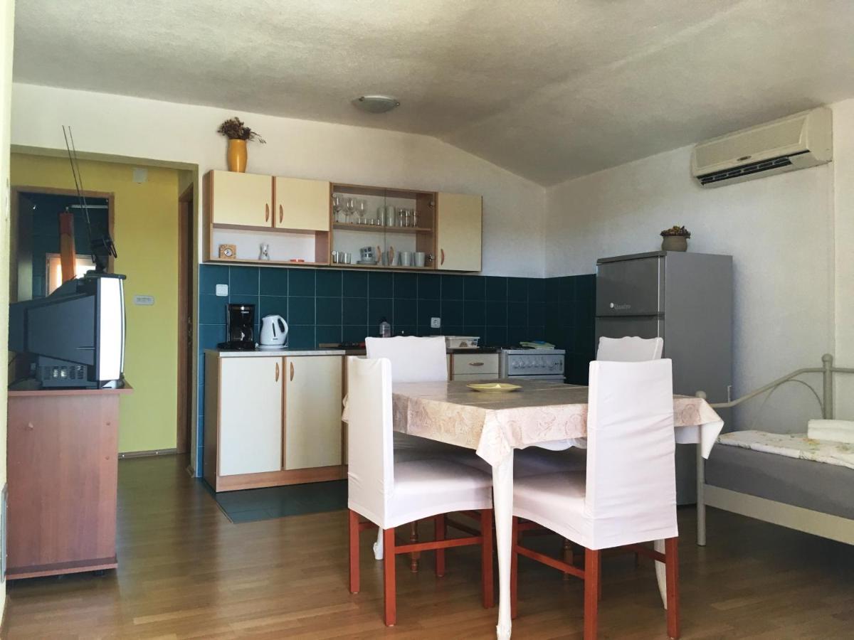 Apartments 4M Gornji Karin Kültér fotó